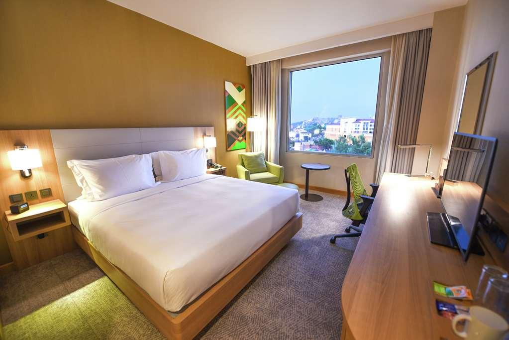 Hilton Garden Inn Kampala Rum bild
