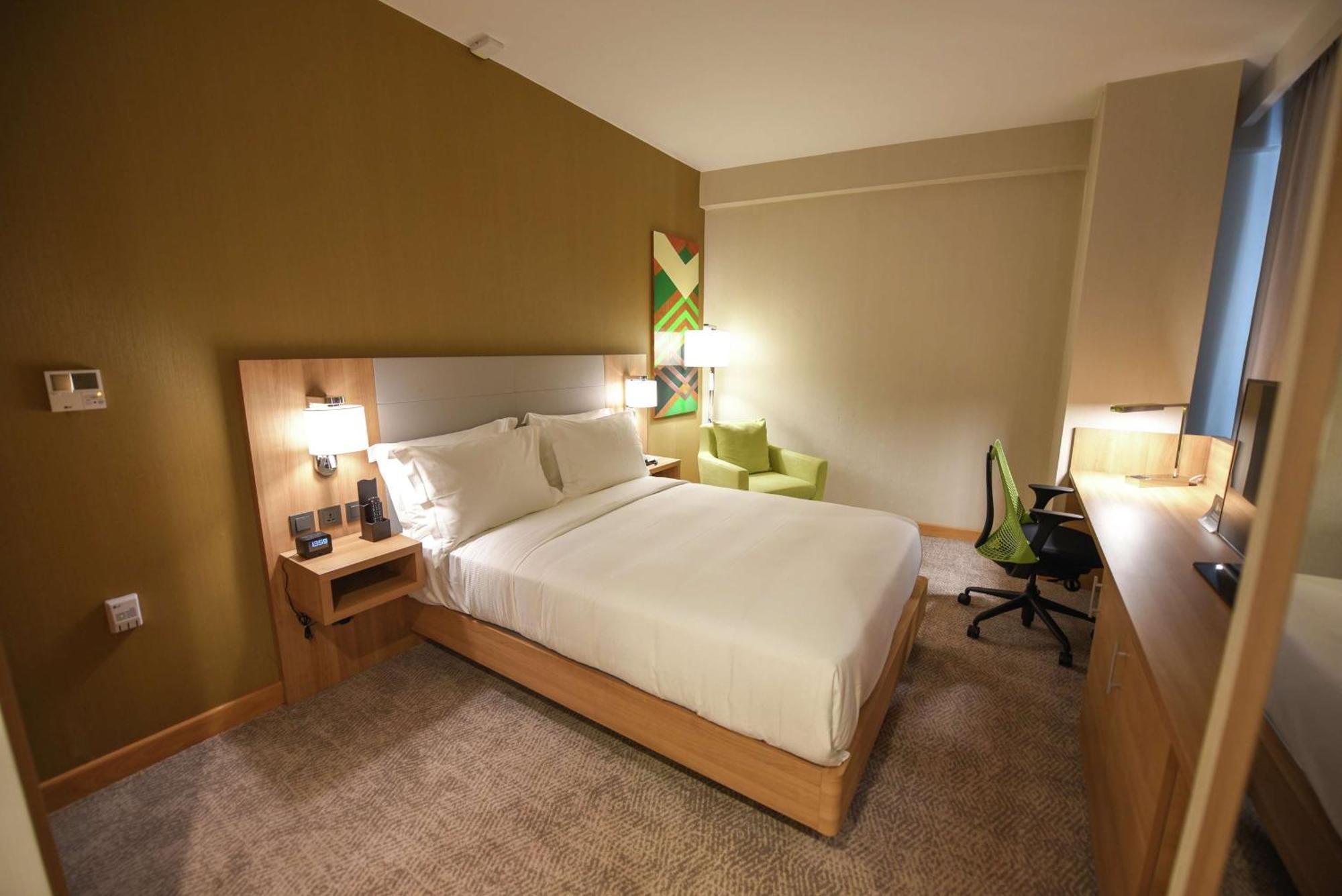 Hilton Garden Inn Kampala Exteriör bild