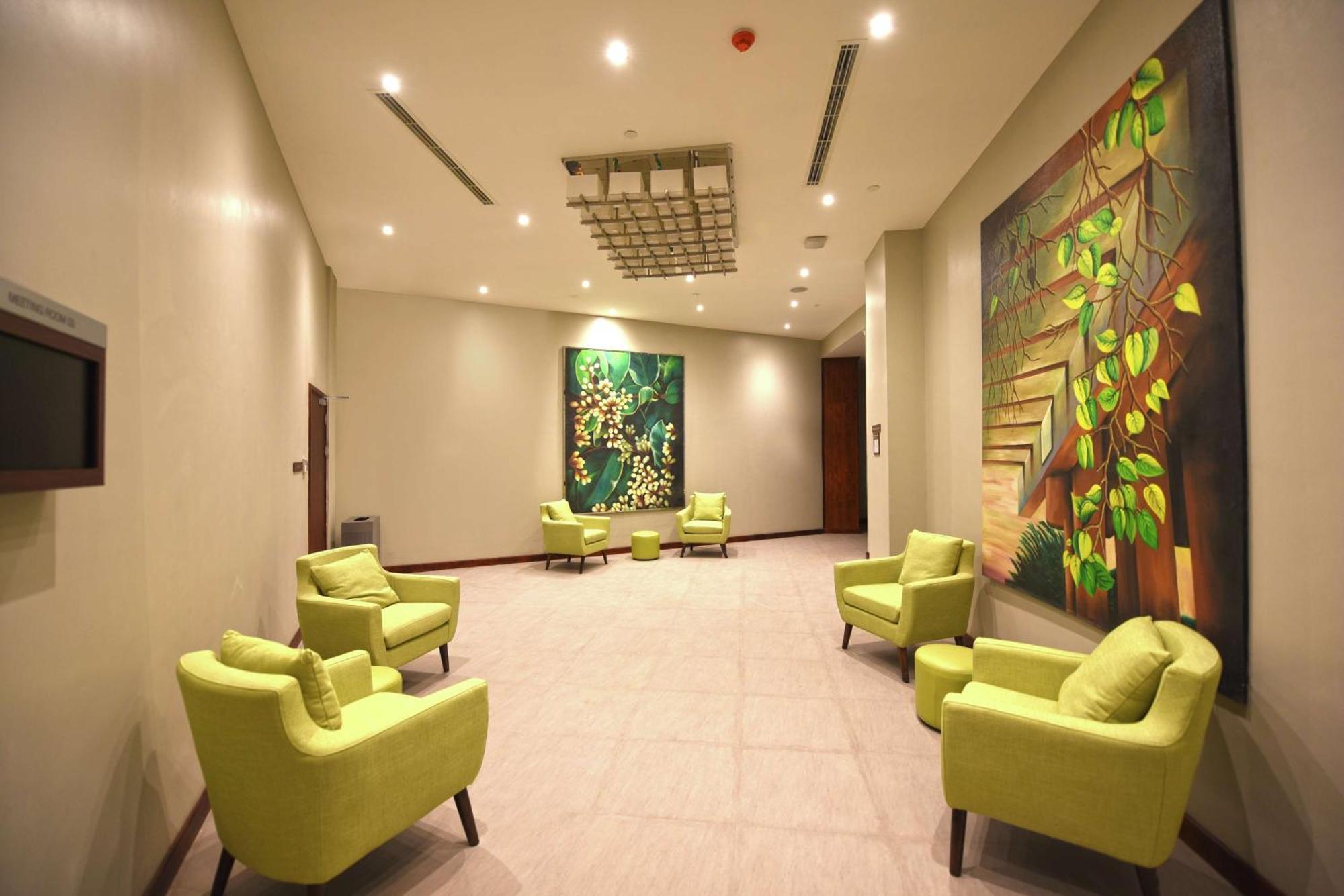 Hilton Garden Inn Kampala Exteriör bild