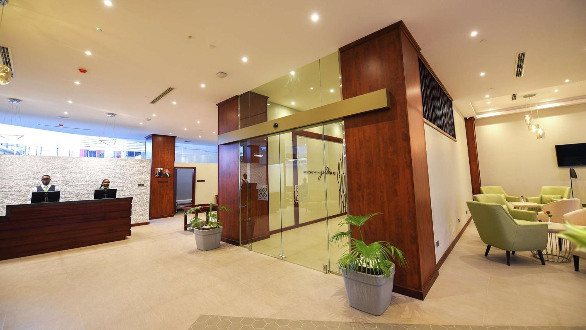 Hilton Garden Inn Kampala Exteriör bild