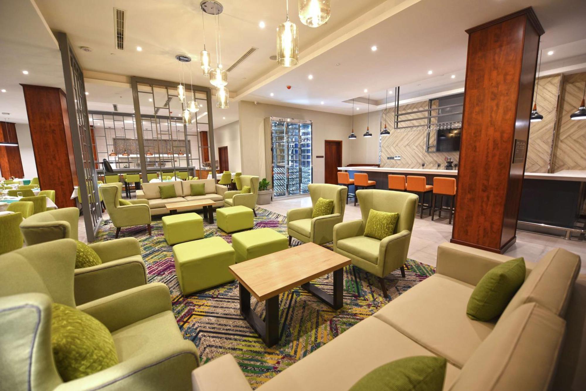 Hilton Garden Inn Kampala Exteriör bild