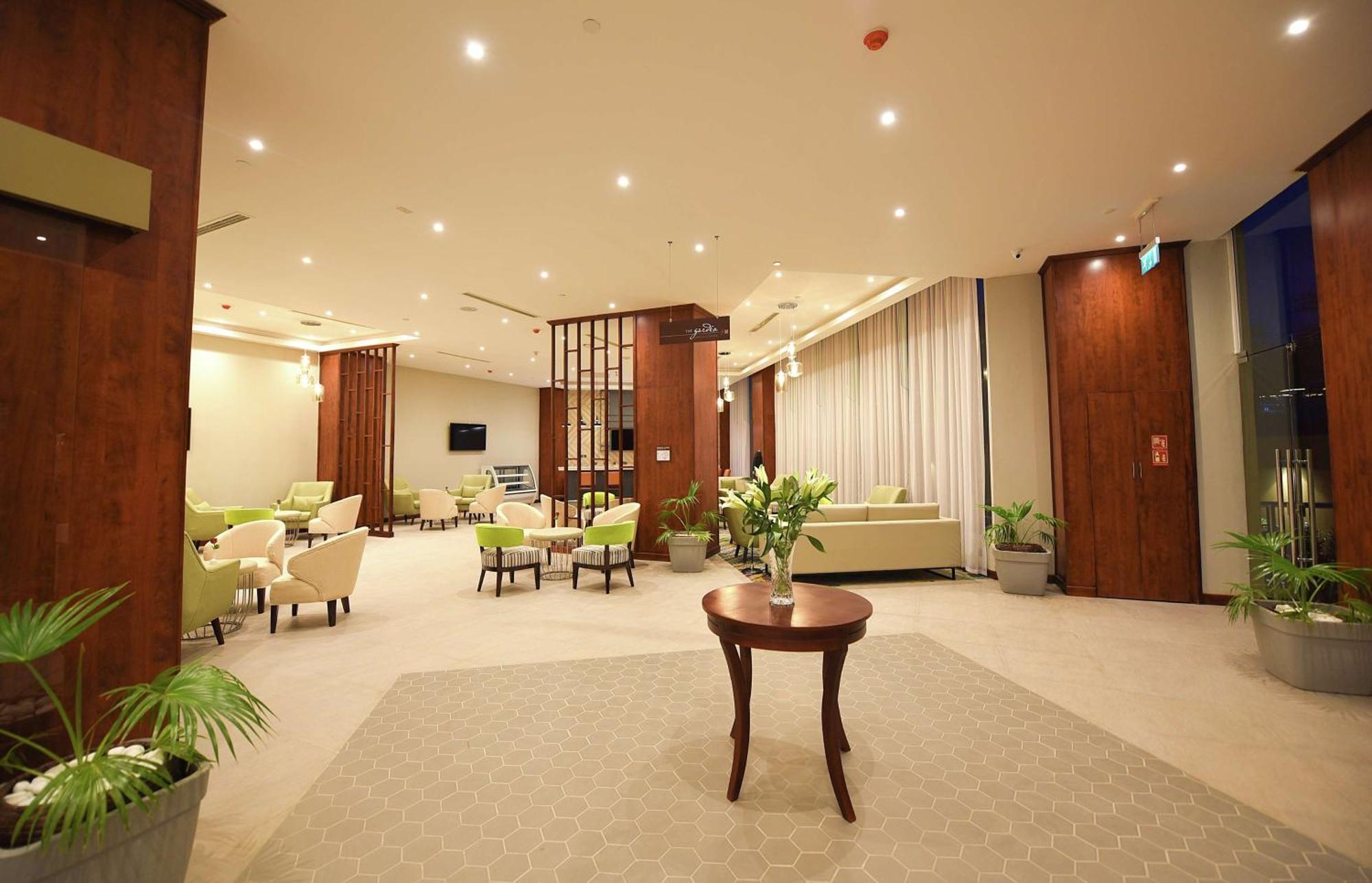 Hilton Garden Inn Kampala Exteriör bild
