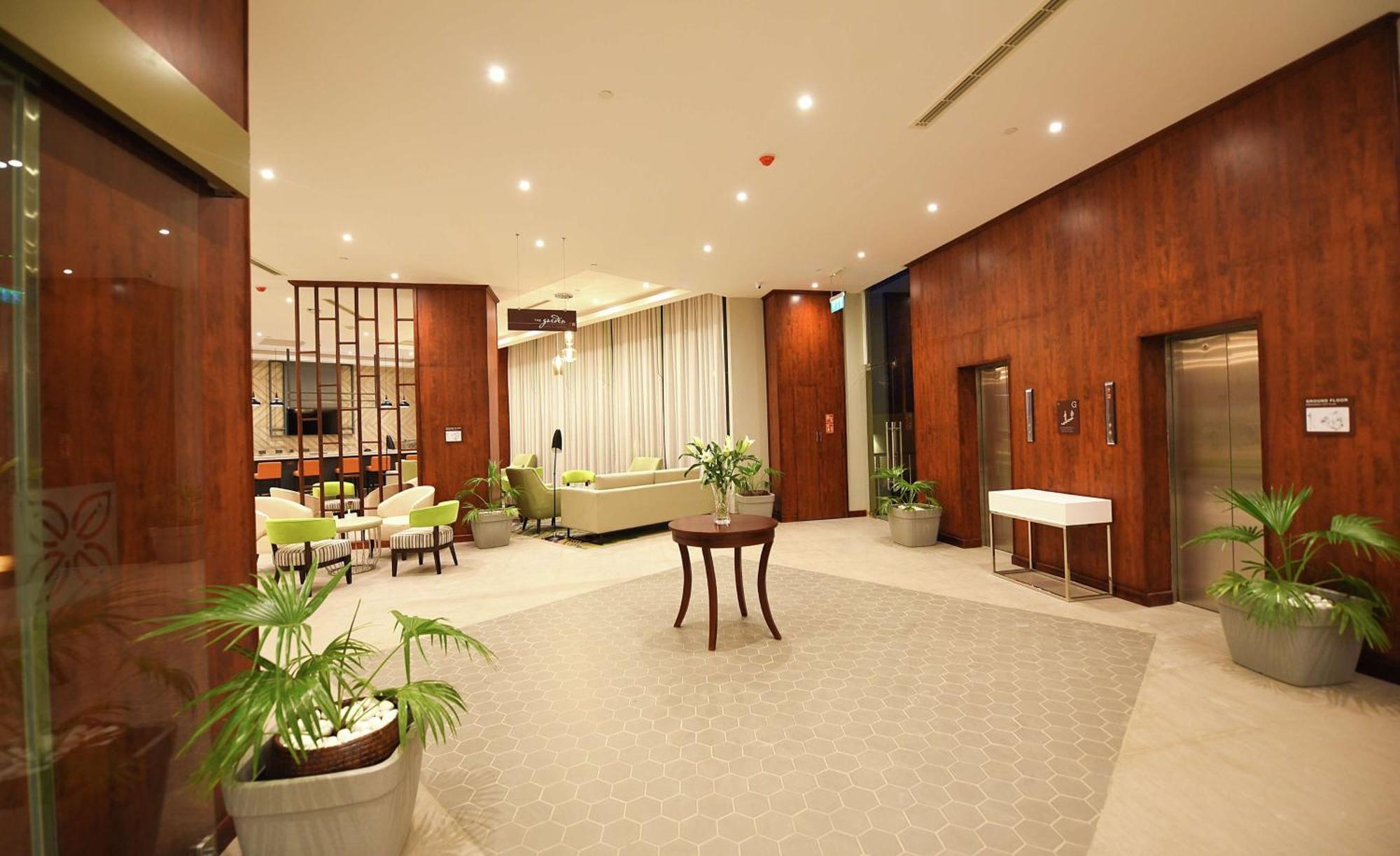 Hilton Garden Inn Kampala Exteriör bild