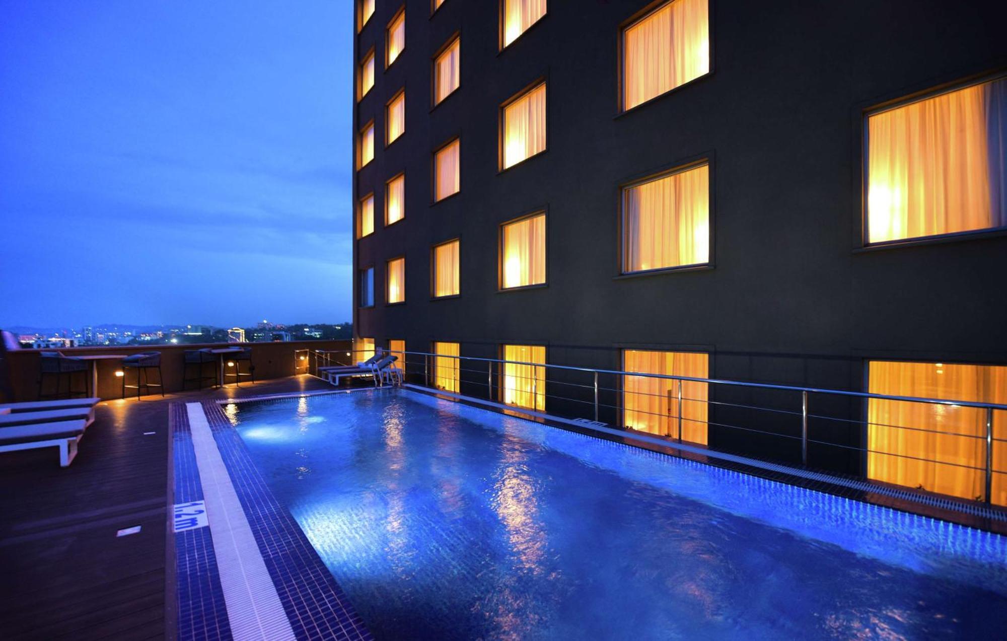 Hilton Garden Inn Kampala Exteriör bild