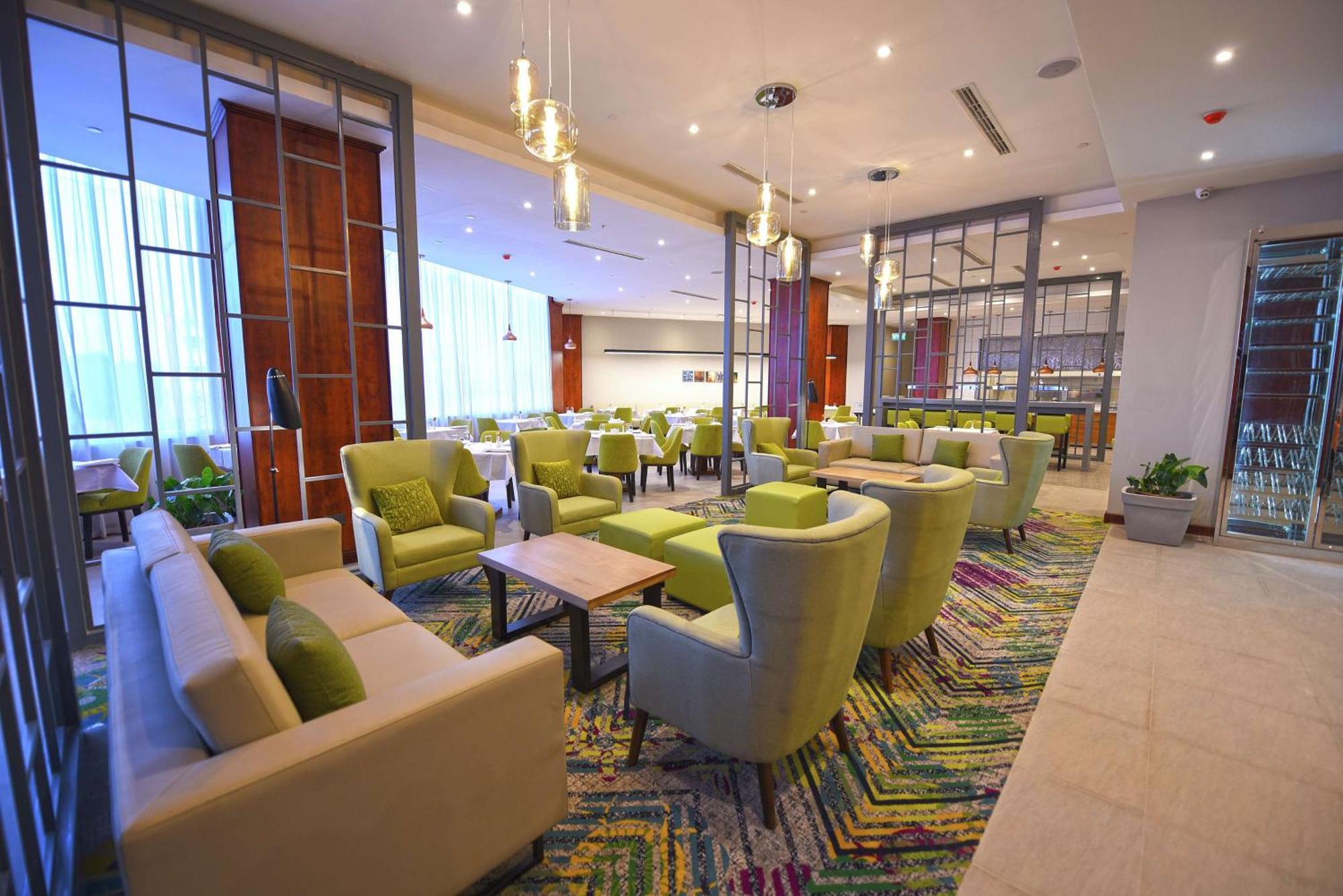 Hilton Garden Inn Kampala Exteriör bild
