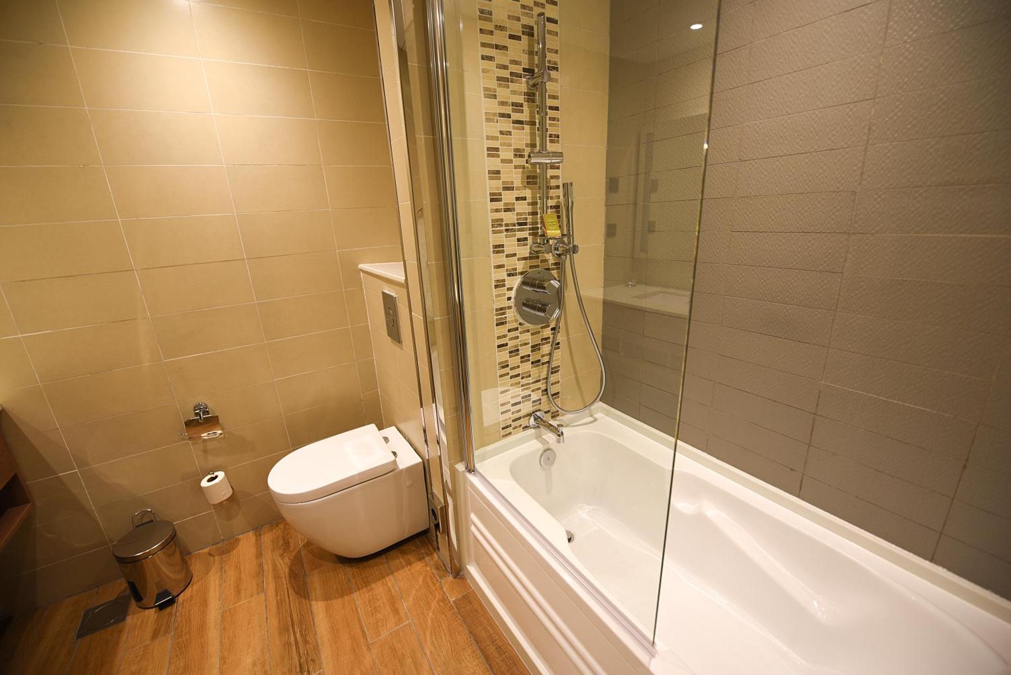 Hilton Garden Inn Kampala Exteriör bild